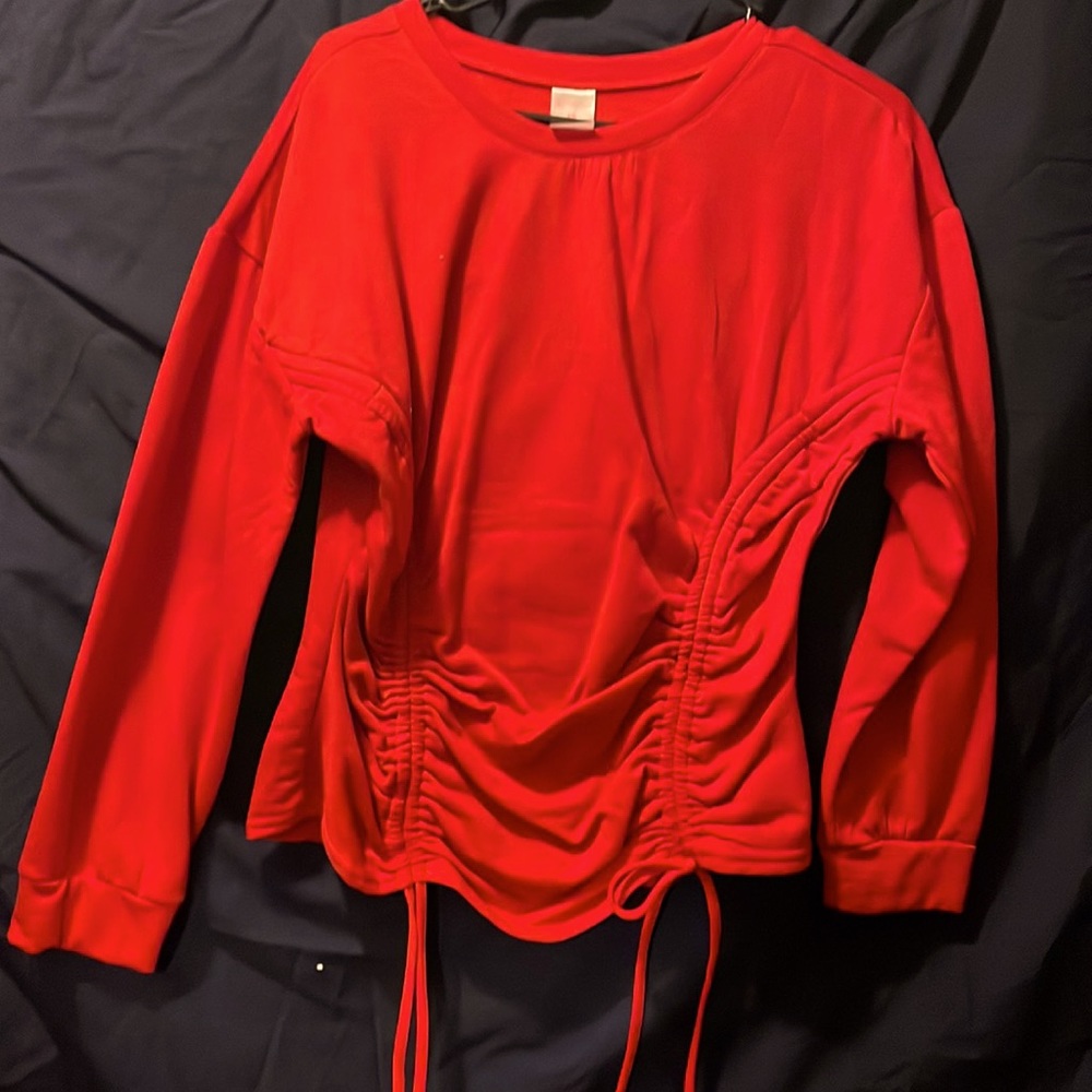 Red sweater side tie style